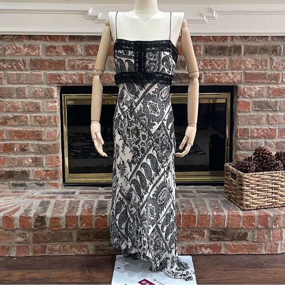 Citrine Dresses & Skirts - Citrine paisley asymmetrical maxi dress with lace / 8 / Excellent condition